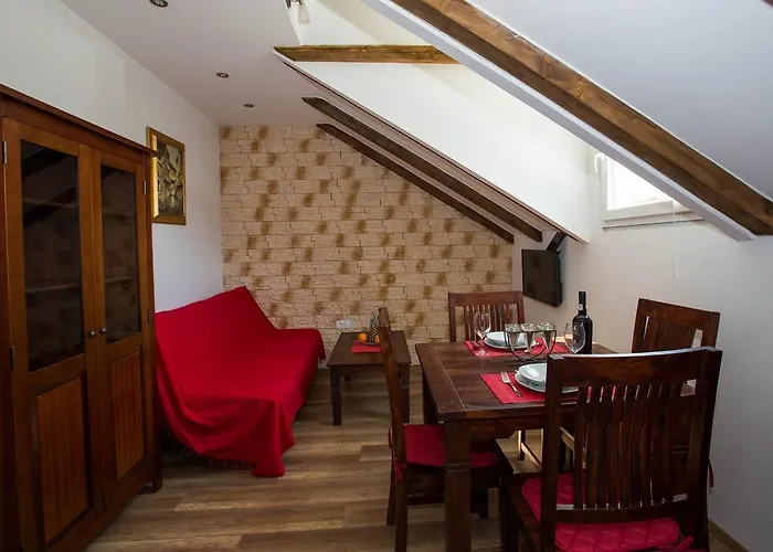 Mia دوبروفينك